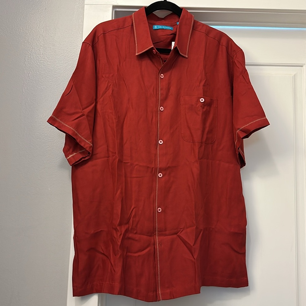 NWT Tori Richard Year of the Dog shirt